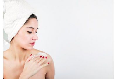 Lotion vs Moisturizer: What is the difference and When To Use Moisturizer and Lotion?